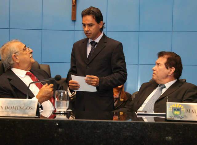  Assembleia arquiva pedido para abertura de processo contra governador