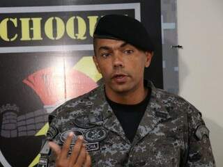 Capitão Rigoberto Rocha, comandante do Batalhão de Choque (Foto: Henrique Kawaminami )