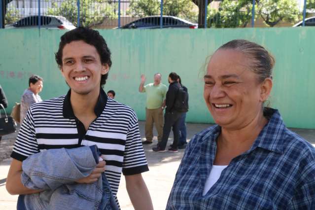 Programa cultural leva as fam&iacute;lias para escola L&uacute;cia Martins Coelho