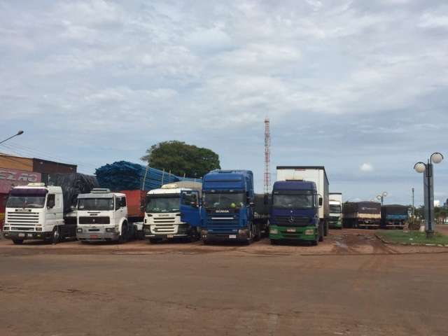 Greve de fiscais agropecu&aacute;rios congestiona aduana em tr&ecirc;s cidades