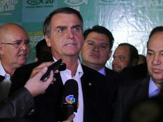 Jair Bolsonaro (PSC) ao chegar no Golden Class, onde ocorre evento do partido. (Foto: Alcides Neto)