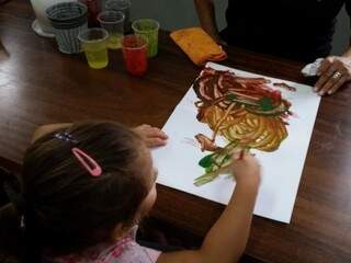 Nessas férias a criançada vai se divertir com pinturas (Foto: Sesc Cultura)