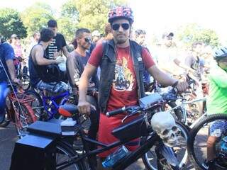 Jorge levou uma bike no estilo Harley. (Foto: Marina Pacheco)