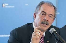 Ministro da Educa&ccedil;&atilde;o lamenta a morte da fiscal do Enem na Capital