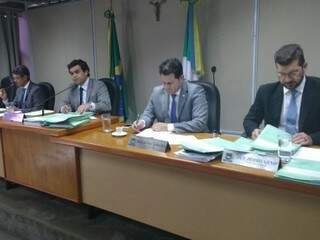 Deputados da CCJ reunidos (Foto: Leonardo Rocha)