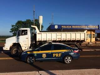 O veículo foi furtado em Rio Brilhante. (Foto: Divulgação/PRF)
