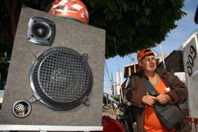 Carro de som ter&aacute; limite de volume e eleitores cobram mais fiscaliza&ccedil;&atilde;o