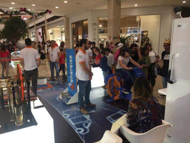 De experimentos f&iacute;sicos a simuladores, espa&ccedil;o mostra como eletricidade funciona