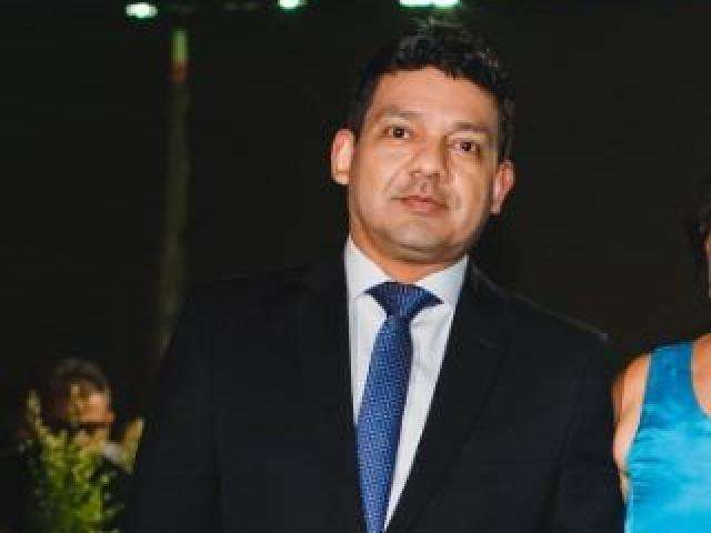 &quot;Um cara bacana, foi uma tristeza&quot;, diz vizinho de vendedor assassinado