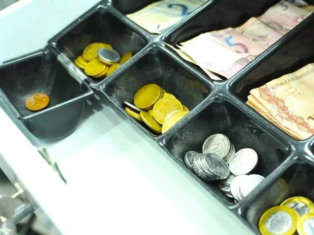 Escassas, moedas valem pr&ecirc;mio como bolo e caixa de bombom 