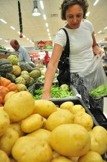 Supermercados foram o setor que mais pesaram para o aumento das vendas. (Foto: João Garrigó)
