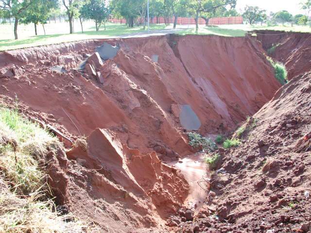  Obras na vo&ccedil;oroca do Parque dos Laranjais ter&atilde;o investimento de R$ 1,9 milh&atilde;o
