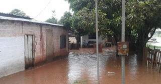 Em dois dias, choveu 115,8 milímetros no município. (Foto: Ricardo Albertoni/Diário Corumbaense)