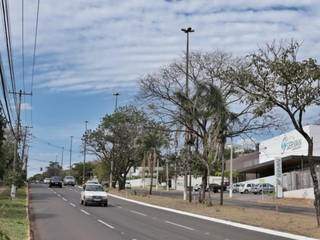 Avenida Mato Grosso na tarde desta sexta-feira em Campo Grande (Foto: Fernando Antunes)