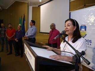 Prefeita Délia Razuk fala em lançamento de obras nesta quarta-feira em Dourados (Foto: A. Frota/Divulgação)