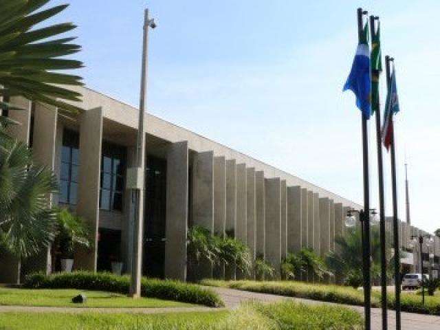 Mulher ganha R$ 15 mil ap&oacute;s ouvir &ldquo;eu sabia que n&atilde;o podia confiar em preto&quot;