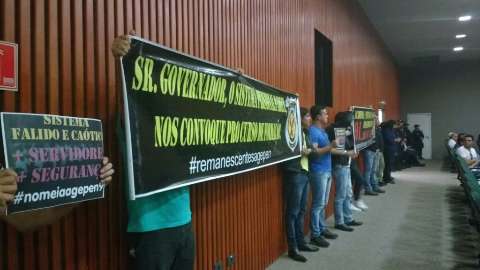 Concursados protestam por nomeação em evento na Agepen
