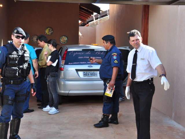  Pol&iacute;cia j&aacute; tinha sido chamada pela manh&atilde; no local do duplo assassinato