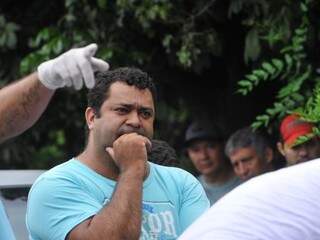 Ronaldo Correia do Nascimento, 36 anos, no local da morte do irmão. (Foto: Alcides Neto)