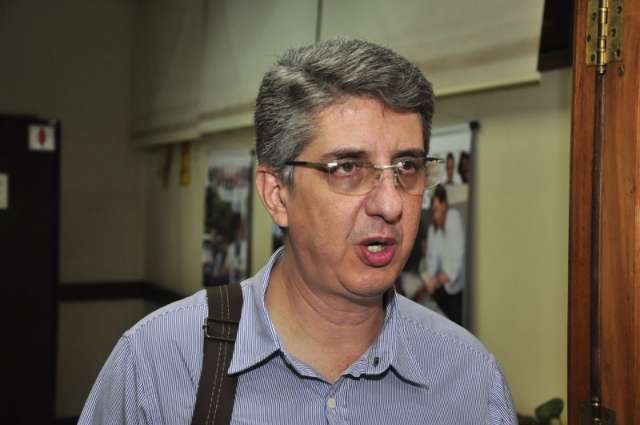 Bernal visita &aacute;rea de shopping das Moreninhas e promete resolver impasses