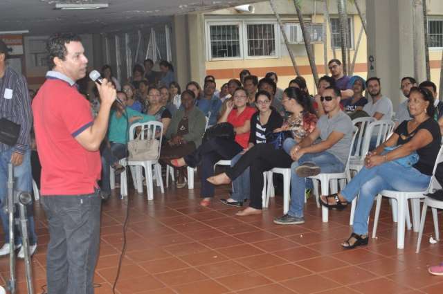 T&eacute;cnicos e professores da UFMS organizam passeata unificada na Capital