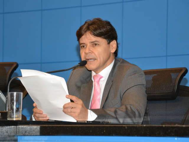  Deputado critica desrespeito com as leis no Estado