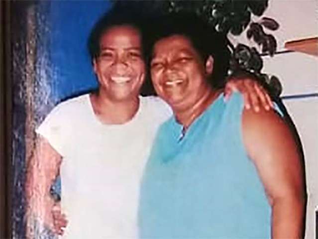 Mar&ccedil;o &eacute; m&ecirc;s de trag&eacute;dia para m&atilde;e que perdeu filhos em inc&ecirc;ndio e acidente