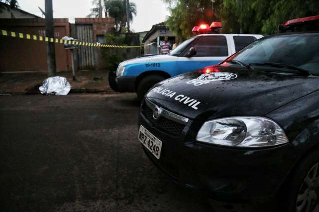 Homem &eacute; morto a facadas ap&oacute;s confus&atilde;o em bar no Jardim Imperial 