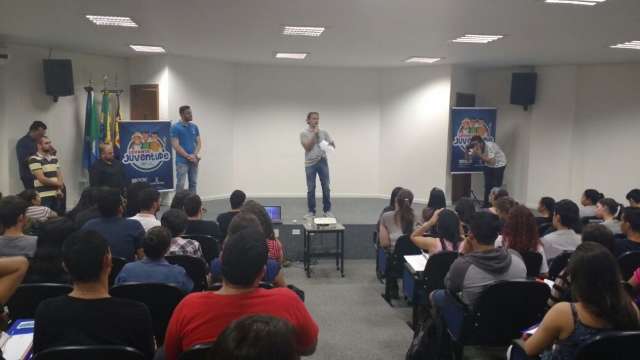 Prefeitura faz parceira com col&eacute;gios famosos para &ldquo;aul&otilde;es&rdquo; do Enem 