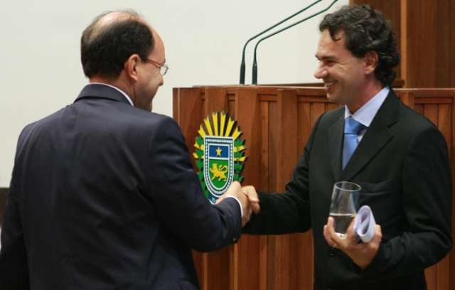 Bombardeado por colegas, Marquinhos pede desculpas na Assembleia