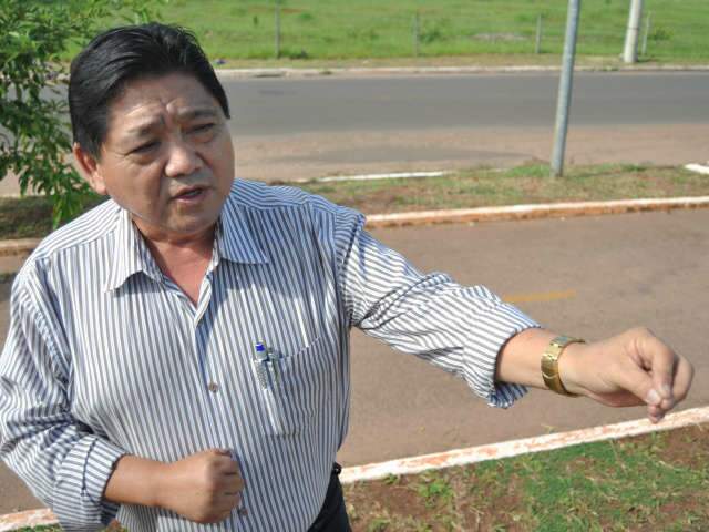 Cratera no Parque do S&oacute;ter levou asfalto e poste para dentro do buraco