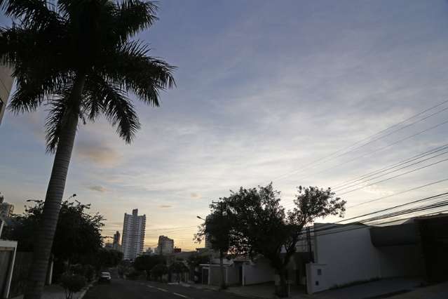 Verão começa com sol forte e é grande a possibilidade de chuva