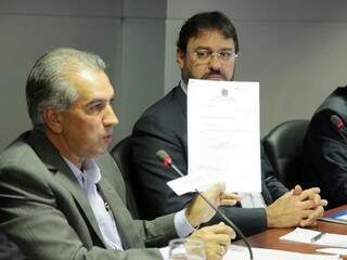 Reinaldo apresentou cópia da denúncia e fez sua defesa aos empresários (Foto: Divulgação)
