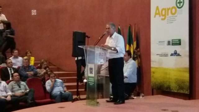 Em MS, ministro diz que programa vai ajudar a melhorar produ&ccedil;&atilde;o rural