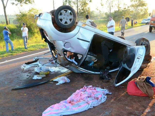  Idosa fica em estado grave ap&oacute;s capotamento na MS-276, em Ivinhema