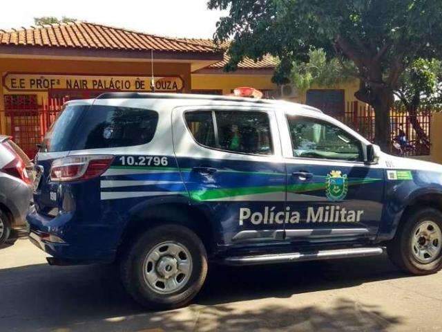 Mensagens com amea&ccedil;as na parede do banheiro faz escola suspender aulas