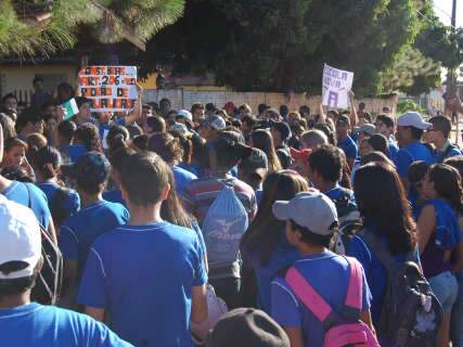  Cobrando melhorias, alunos fazem protesto em escola no Nova Lima 