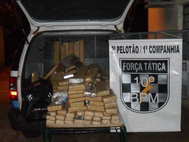  Pol&iacute;cia Militar prende dois traficantes com 161 quilos de maconha