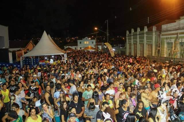 Explos&atilde;o de blocos tem apoio de veteranos e promete maior Carnaval da cidade 