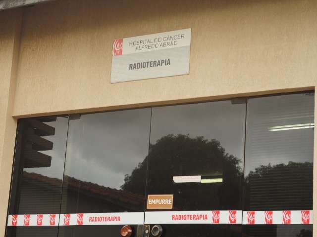 H&aacute; 34 dias sem radioterapia, Hospital suspende 1,7 mil procedimentos