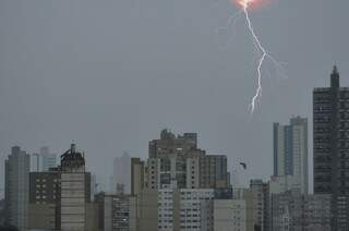 Foram registrados 30.755 raios em Mato Grosso do Sul nas últimas 12 horas. (Foto: Alcides Neto)