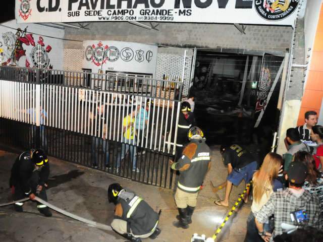  Fogo na sede de torcida do Corinthians come&ccedil;ou em caixa de som e ventilador