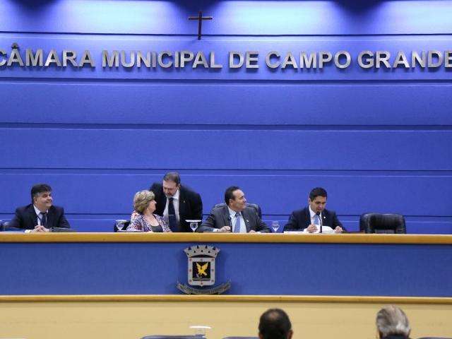 C&acirc;mara analisa projeto que prev&ecirc; parceria para implanta&ccedil;&atilde;o de l&acirc;mpada de LED