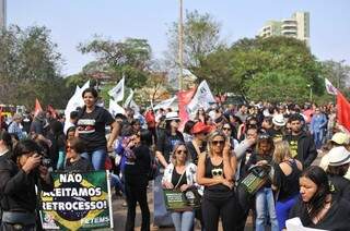 Movimentos sindicais organizam ato contra projetos que estão em trâmite em Brasília (Foto: Alcides Neto)