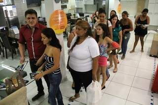 Dia de autógrafos foi realizado no Shopping Norte Sul