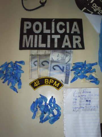  Dois s&atilde;o presos com 59 pedras de crack na fronteira com o Paraguai