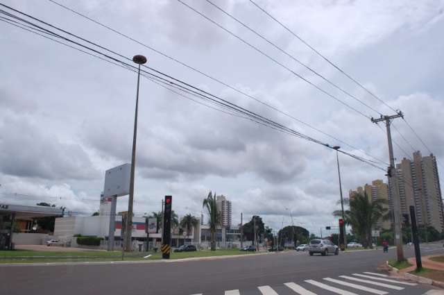 C&eacute;u continua nublado, mas calor&atilde;o pode voltar no primeiro dia &uacute;til do ano