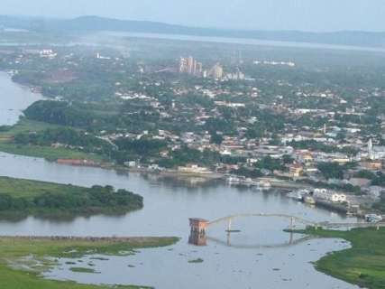 ﻿Homem de 40 anos cai de embarcação e desaparece no rio Paraguai