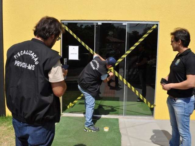 For&ccedil;a-tarefa interdita 4 academias de gin&aacute;stica clandestinas em dois dias 