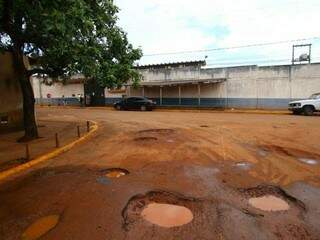 Ruas detonadas aumentam medo de ataques nos arredores da Máxima Ruas detonadas aumentam medo de ataques nos arredores da Máxima